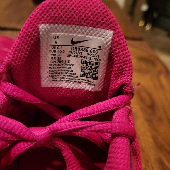 Sneakers - Picture 5 of 5